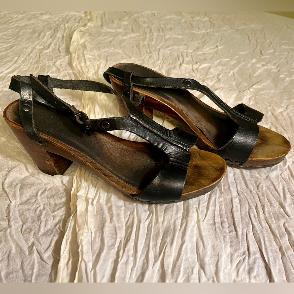 Vialis Made in Spain Black Leather Women's Sandals size 39